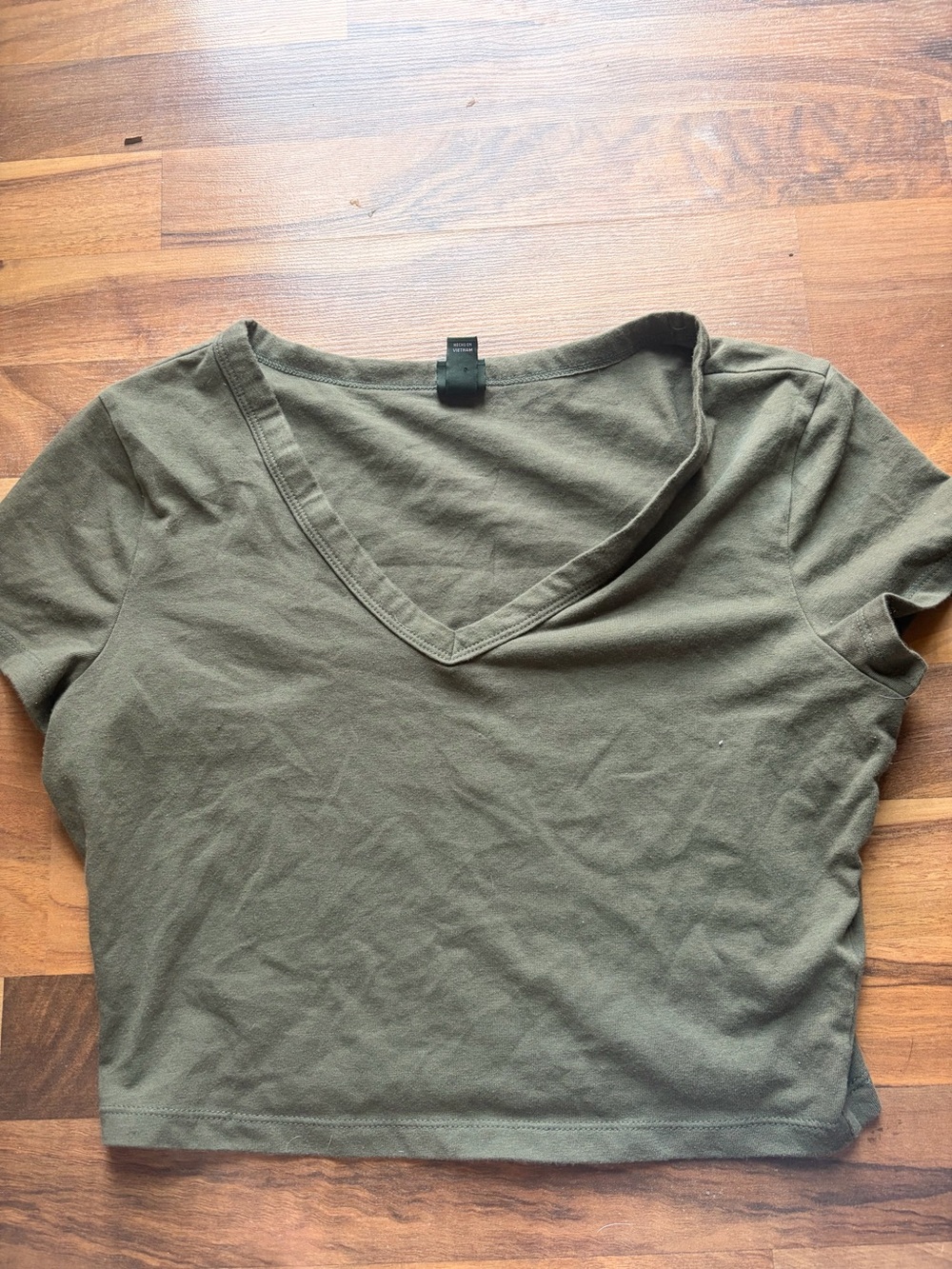 wild fable Olive V-Neck Cropped Short Sleeve Tee